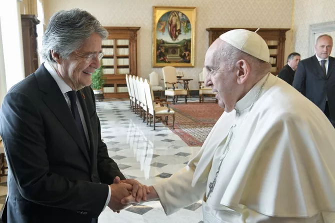 البابا فرنسيس يلتقي الرئيس الإكوادوري
