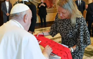 البابا فرنسيس يلتقي وفدًا من كاريتاس إسبانيا Provided by: Vatican Media