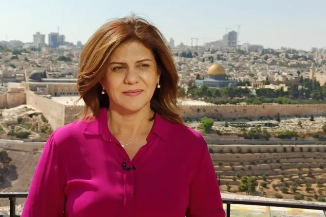 الصحفية الفلسطينية الأمريكية شيرين أبو كانت تعمل مراسلة في قناة الجزيرة.