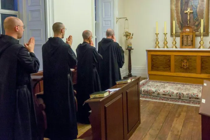 الرهبانيّات العاملة وتضاؤل أعداد المكرَّسين