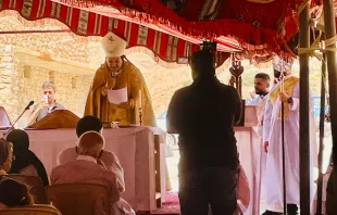 قدّاس إلهيّ في النبك-سوريا في الذكرى الثانية عشرة لاختفاء الأب باولو دالوليو مصدر الصورة: منظّمة عمل الشرق