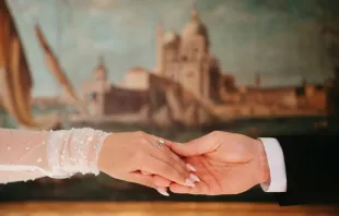 الشبيبة المسيحيّة المشرقيّة في المهجر... بين أزمة الزواج وتحدّي الانتماء مصدر الصورة: Court Marriage Kathmandu