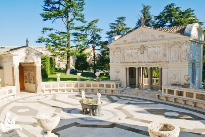 تهدف الجائزة إلى تكوين فهمٍ أكثر شمولًا وعمقًا للحقيقة