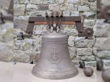 الجرس المزمع رفعه في كاتدرائيّة الطاهرة في الموصل