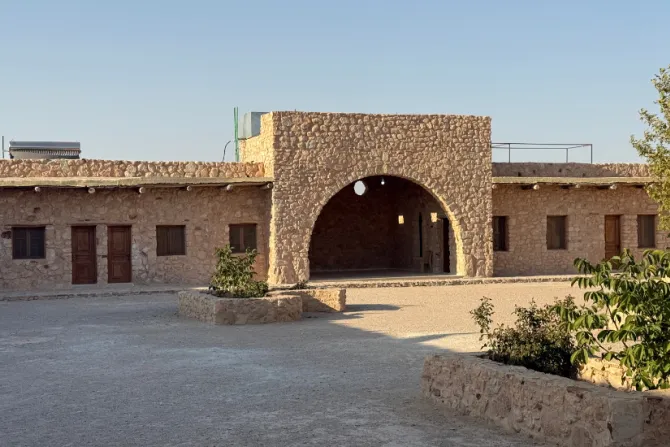 دير القدّيس إليان في مدينة القريتين-سوريا