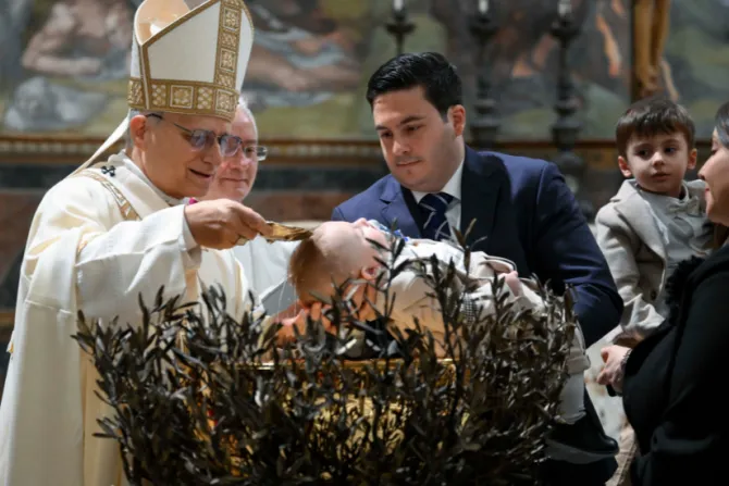 البابا لاوون الرابع عشر يترأّس قدّاسًا إلهيًّا في عيد عماد الربّ في الفاتيكان