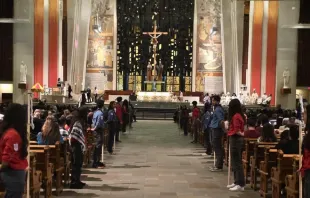 جانبٌ من القدّاس الإلهيّ في بازيليك القدّيس يوسف-مونتريال، كندا مصدر الصورة: أبرشيّة مار مارون في كندا