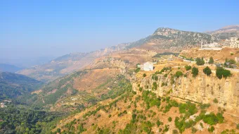 التحذيرات من بيع الأراضي المملوكة لمسيحيّين تعود إلى سنوات طويلة مصدر الصورة: متداول على الشبكة