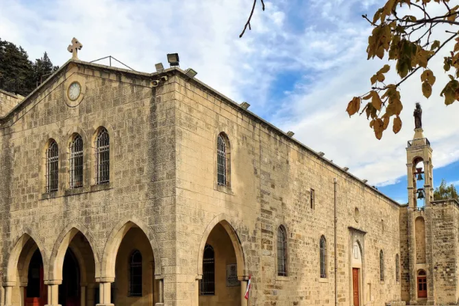 كنيسة سيّدة التلّة في بلدة دير القمر، لبنان