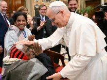 البابا لاوون الرابع عشر يلتقي المشاركين في المؤتمر الدوليّ الثاني لرعويّة المسنّين في القصر الرسولي الفاتيكانيّ اليوم