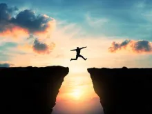 يستطيع الإيمان الحقيقيّ أن يُحوّل المستحيل إلى واقع حيّ