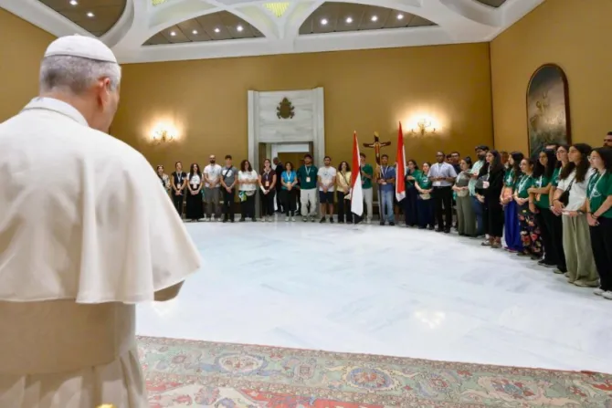 البابا لاوون الرابع عشر يلتقي وفدًا من الشباب المصرييّن المشاركين في يوبيل الشبيبة الذي احتضنته روما (28 يوليو/تموز-3 أغسطس/آب 2025)