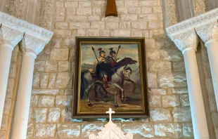 كنيسة مار سركيس وباخوس في بلدة بِجّة في مدينة جبيل اللبنانيّة مصدر الصورة: صفحة Bejjeh village في فيسبوك