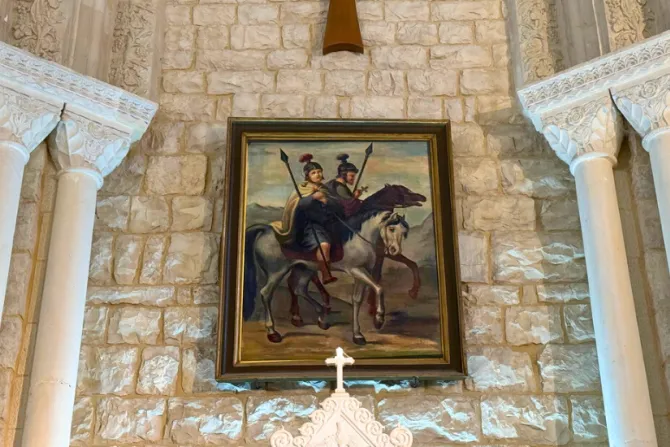 كنيسة مار سركيس وباخوس في بلدة بِجّة في مدينة جبيل اللبنانيّة