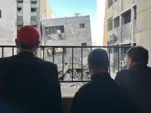 البطريركيّة اللاتينيّة تدعو إلى التفكير في إعادة الإعمار لا في الحرب