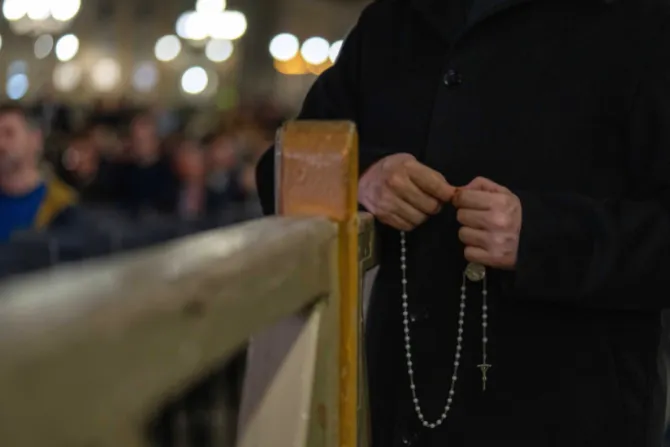 الصلاة قادرة على أن تفيض في قلوبنا فرحًا ورجاءً بمستقبلٍ أفضل