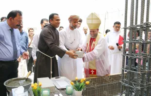 وضع الحجر الأساس للمركز الرعويّ الكاثوليكيّ في غلا بمسقط مصدر الصورة: النيابة الرسوليّة في جنوب شبه الجزيرة العربيّة