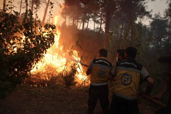 من حرائق ريف اللاذقية-سوريا