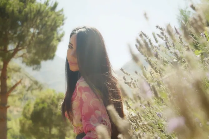 الفنّانة لورا خليل