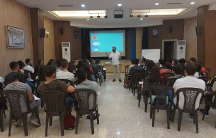 سوريا: تدريب على القيادة التربويّة للنهوض بدور الشبيبة في الكنيسة Provided by: Idea team
فريق فكرة للتدريب والتكوين