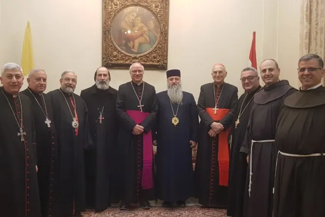 باتوري يلتقي رؤساء الكنائس المسيحيّة في صالة كنيسة القديس فرنسيس في حلب