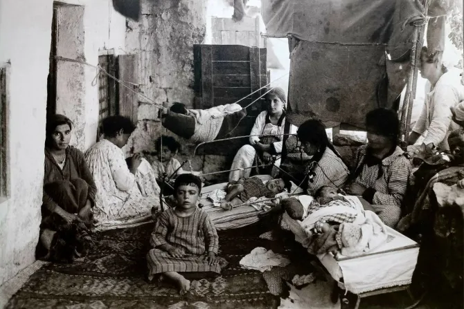 الأرمن في مخيّمات اللجوء في حلب بعدسة المصوّر فارتان ديرونيان بين عامي 1922 و1936-2