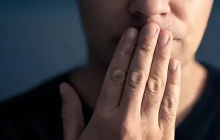 الكذب والافتراء والنميمة والتهم الباطلة أصبحت مستَسهَلة مصدر الصورة: Tero Vesalainen/Shutterstock