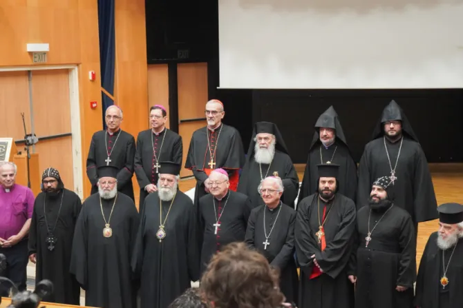 بيان مشترك للبطريركيّتَين اللاتينيّة والأرثوذكسيّة يحذّر من تهجير المدنيّين في غزّة