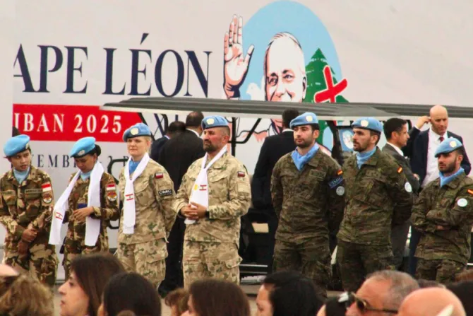 عناصر من قوّات «اليونيفيل» يُشاركون في قدّاس البابا في بيروت