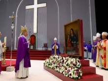 البابا لاوون يترأّس قدّاسًا في إسطنبول بحضور آلاف المؤمنين