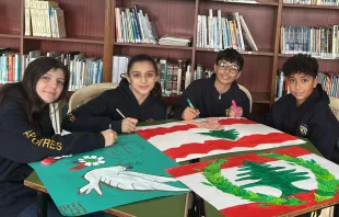 تلاميذ لبنانيّون يكتبون رسائل للبابا لاوون مصدر الصورة: نويل الحاج