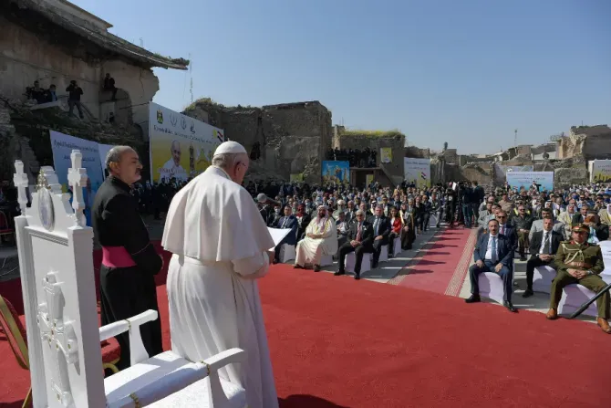البابا فرنسيس يصلي من أجل ضحايا الحرب في الموصل