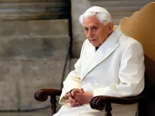 البابا بنديكتوس السادس عشر