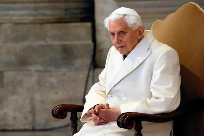 البابا بنديكتوس السادس عشر