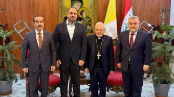 البطريرك لويس روفائيل ساكو مع أعضاء كتلة «صويانا» البرلمانيّة مصدر الصورة: صفحة كتلة «صويانا» المسيحيّة في فيسبوك