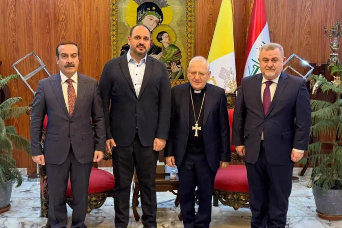 البطريرك لويس روفائيل ساكو مع أعضاء كتلة «صويانا» البرلمانيّة