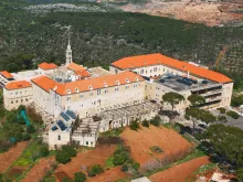 الدير محطّة حجّ ومقصد للمؤمنين الباحثين عن السكينة