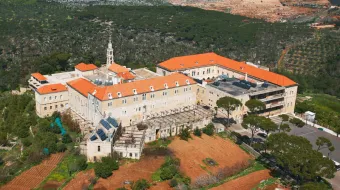 الدير محطّة حجّ ومقصد للمؤمنين الباحثين عن السكينة مصدر الصورة: الرهبانية الباسيلية المخلّصية