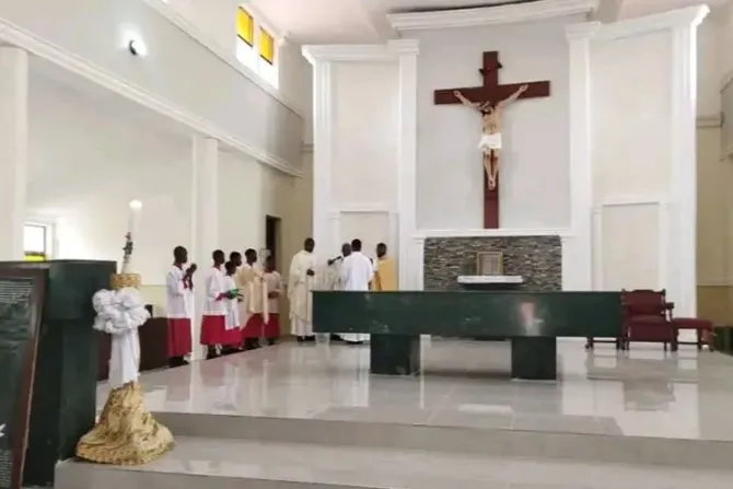 إعادة افتتاح كنيسة مار فرنسيس نيجيريا