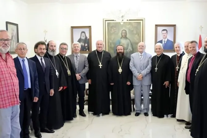 وفد مجلس الكنائس العالمي مع رؤساء الطوائف المسيحيّة في حلب