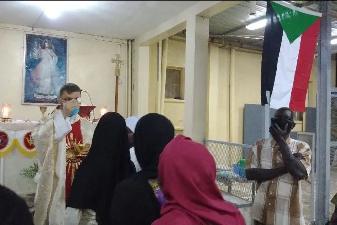 قداس خميس الأسرار في السودان 4