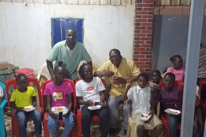 أطفال أبناء النور في السودان يحتفلون بعيد الرحمة الإلهية والقيامة 2
