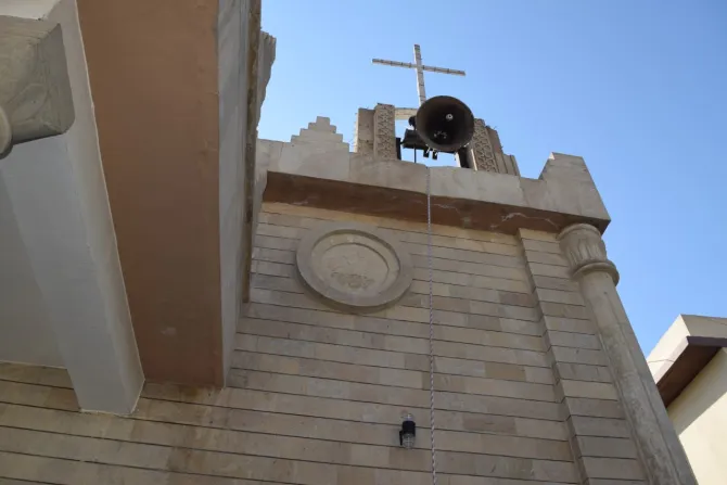 كنيسة مار بولس الرسول الكلدانيّة في الموصل تحتفل بدق اجراس كنيستها الاول مرة منذ عام 2014