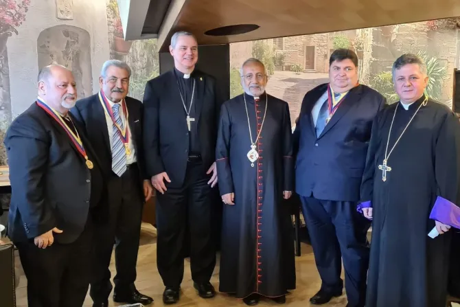 البطريرك ميناسيان يلتقي العائلات الأرمنيّة الكاثوليكيّة