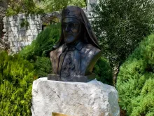 النصب التذكاري للبطريرك أغاجانيان