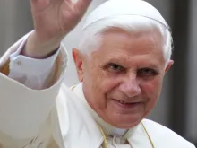 البابا بنديكتوس السادس عشر