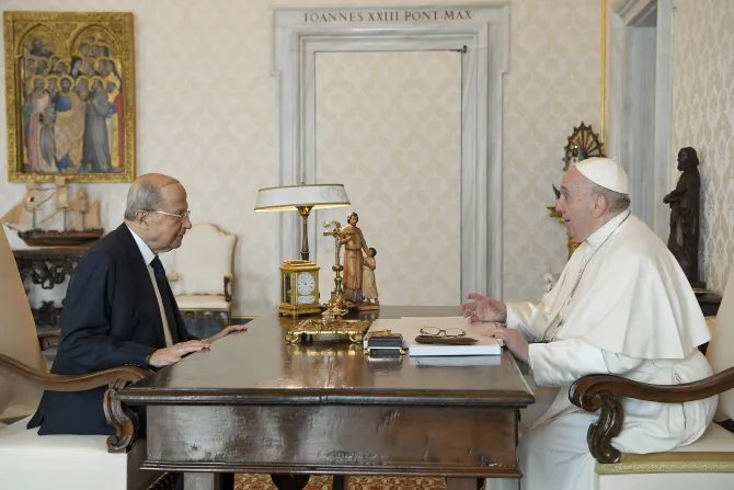 البابا فرنسيس يلتقي رئيس الجمهورية اللبنانية ميشال عون في الفاتيكان-4
