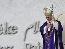 البابا لاوون الرابع عشر يترأّس القدّاس الإلهيّ في الواجهة البحريّة لبيروت