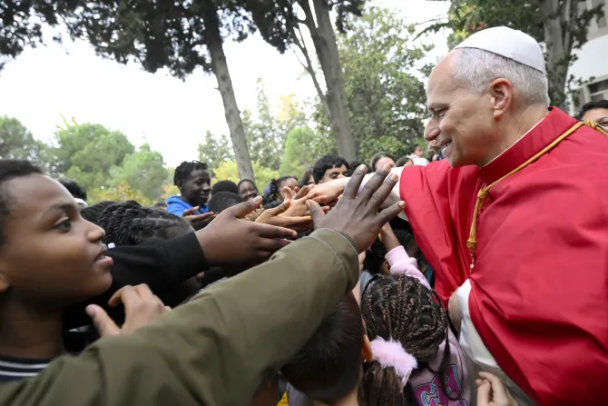 البابا لاوون الرابع عشر يزور كاتدرائيّة الروح القدس في قلب إسطنبول، تركيا
