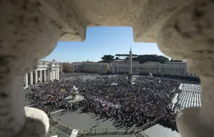 ساحة القديس بطرس في خلال صلاة التبشير الملائكي اليوم Provided by: Vatican Media
